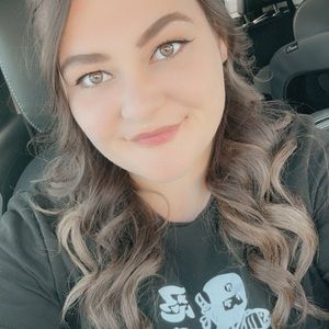 Meet your Posher, Corinne